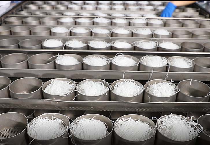 酸辣粉设备无需更换模具实现多样粉饼自由生产