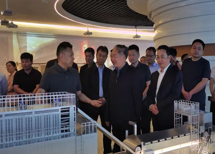 襄城考察团走进sthpzx，共谋酸辣粉产业发展新路径